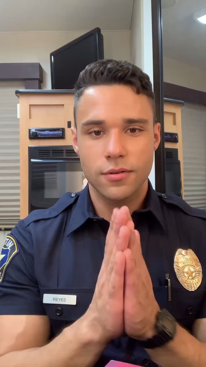 TarlosDay's tweet image. 론스타 시즌5가 카를로스 제복 벳기고 ㅈ빠셔츠인데 우리애 피지컬로 팔뚝이랑 가슴 앙나 꽉끼면서 허리는 남는 킹름다운 핏을 선사해준ㄱ ㅓ 아시는분 ...