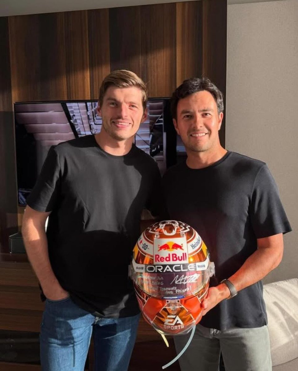 feliz año nuevo 😖😖😖😖😖😖😖