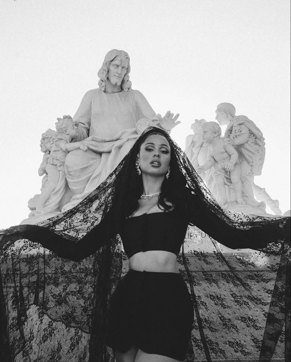 starryeyedkill's tweet image. Happy New Year!