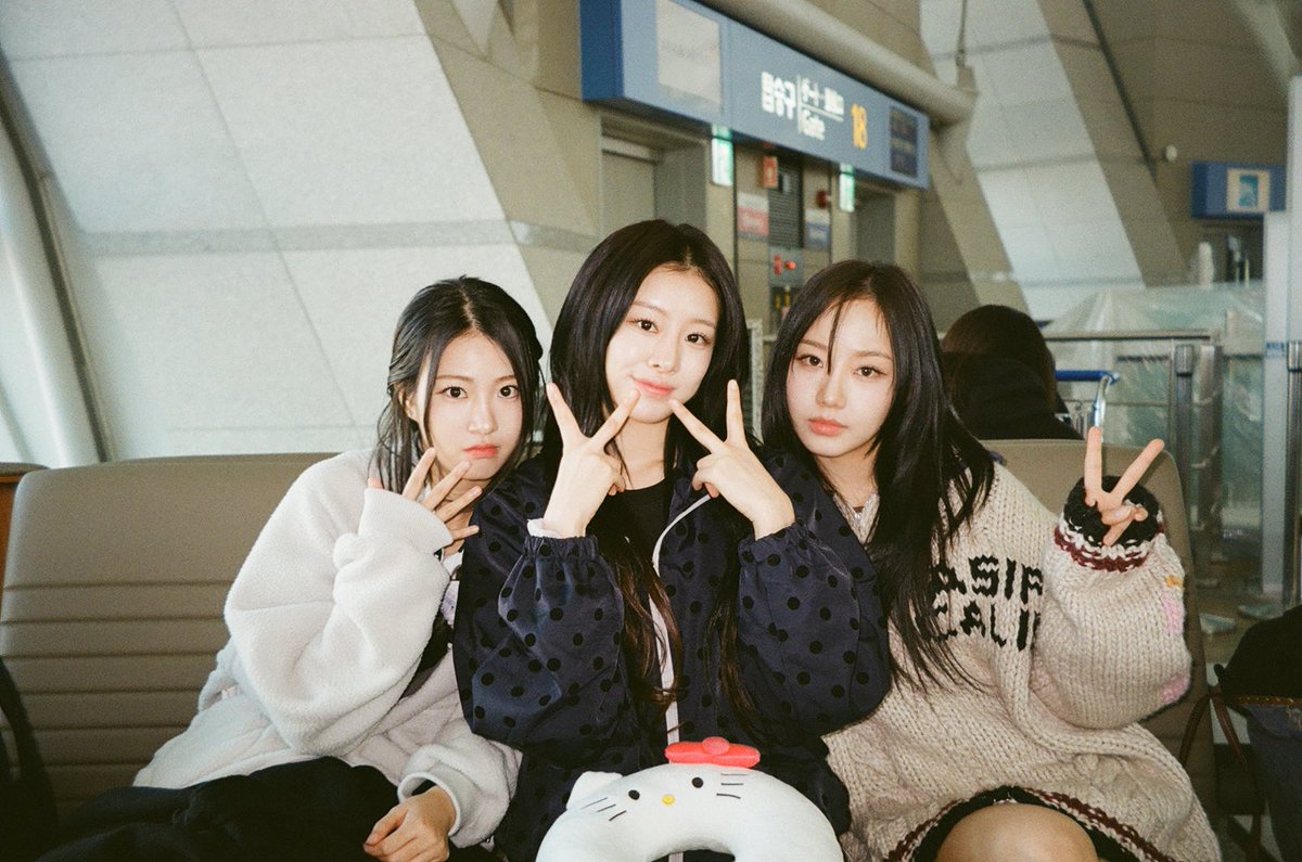 ablumeworld's tweet image. Happy new year! To even brighter and happier days ahead with ablume in 2026💓