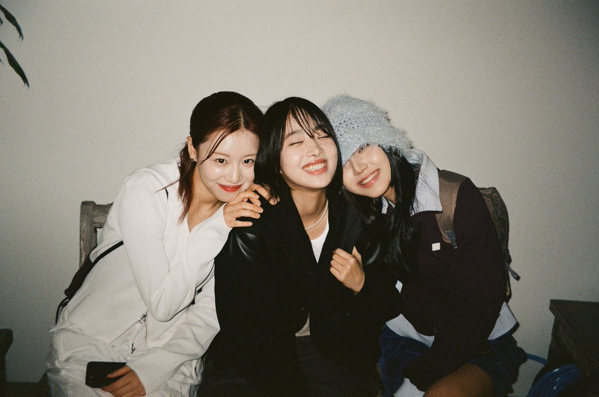 ablumeworld's tweet image. Happy new year! To even brighter and happier days ahead with ablume in 2026💓