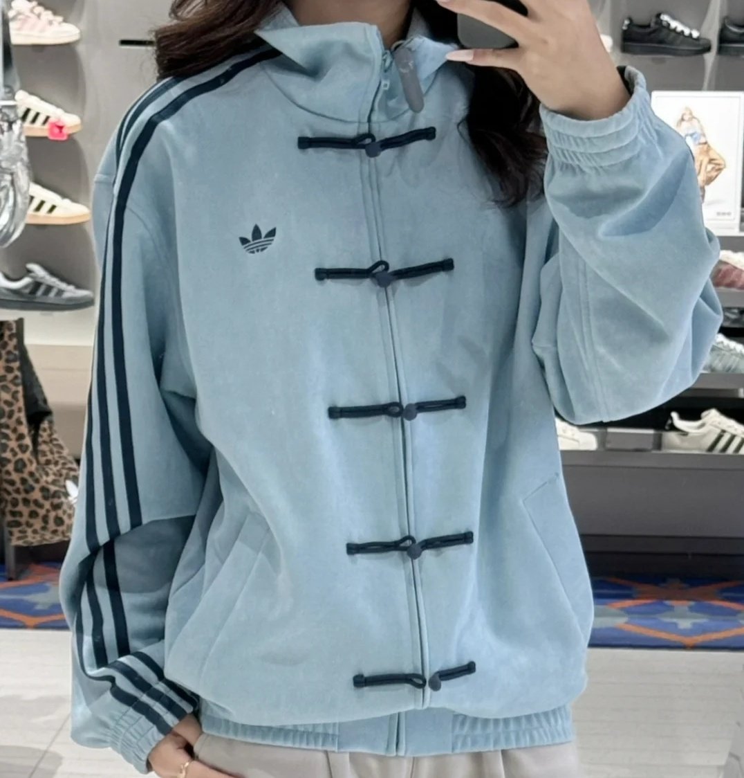 aestyfly's tweet image. Sky blue outfit

A thread