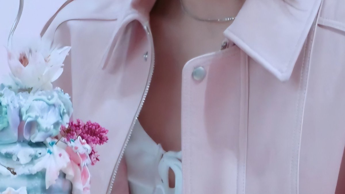 flamehanie's tweet image. JEONGHAN’s inner top in this look 🫠 IT HAS A RIBBON TIE 😭🎀 OMG i can’t wait for banila co to release the photos for their 2026 campaign😭 HE’SO PRETTY!! BEST BEST!! he even wears a necklace agshhsdjq