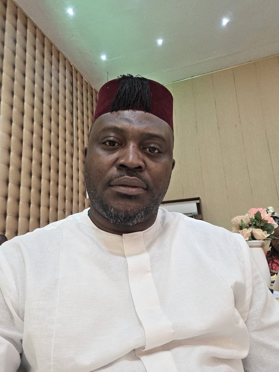 Bonne et heureuse année à tous.
Que Dieu bénisse cette nouvelle année et touche les cœurs afin qu’elle soit une année de paix, de réconciliation et de guérison pour la partie Est de notre pays, particulièrement l’Ituri, le Nord-Kivu et le Sud-Kivu.
Que la paix divine y règne et