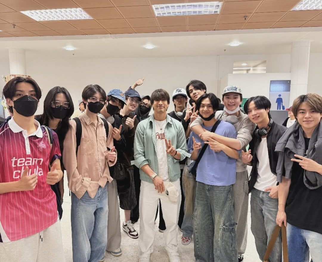 k151020n_'s tweet image. นี่ไง รูปบัสกับณเดช555555