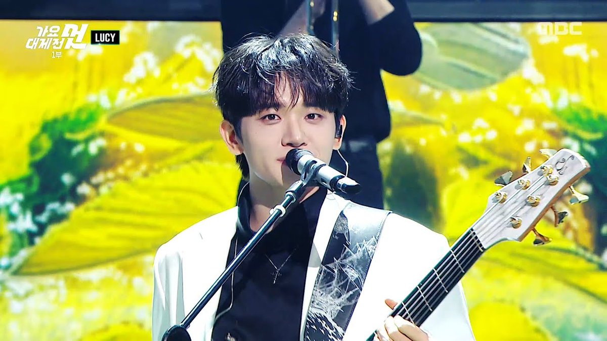 [#LUCY] [2025 MBC 가요대제전] LUCY (루시) - Where's Your Love (사랑은 어쩌고), MBC 251231 방송

🔗youtu.be/k-8sv8wbQww?si…

#루시 #신예찬 #최상엽 #조원상