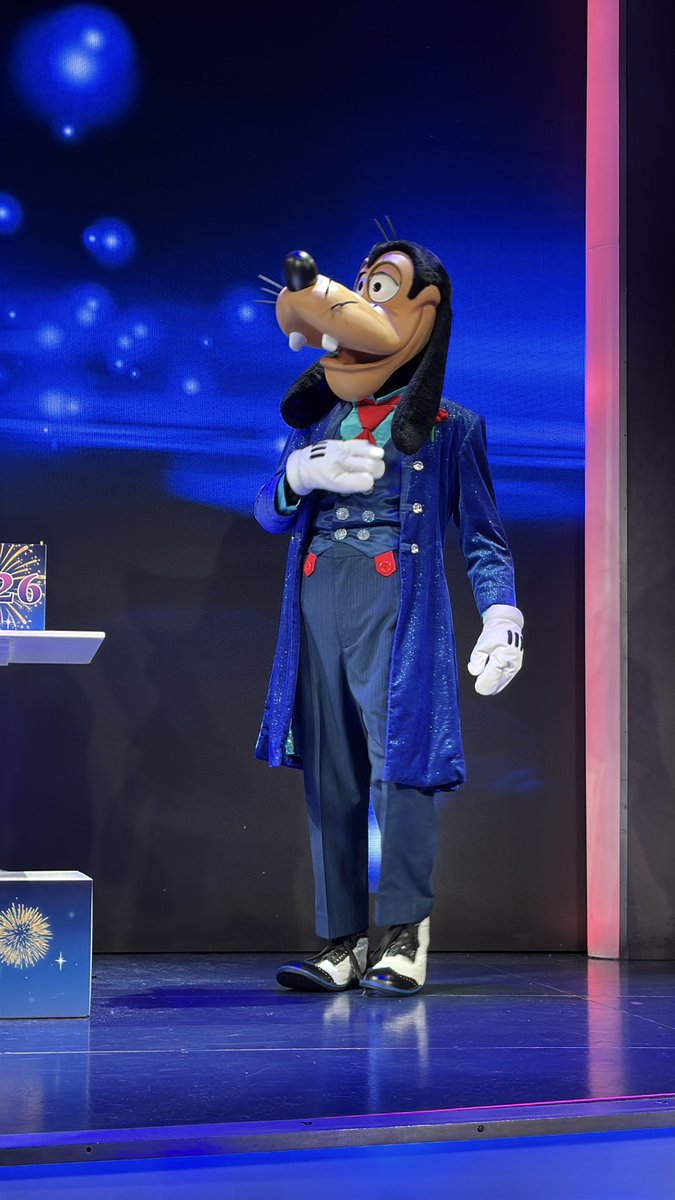 グーフィー、ディズニーランド６０周年コスで登場🌟
#ディズニーランドカウントダウン