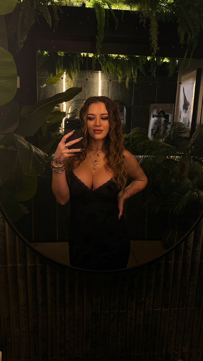 Crystal Knight - IWantClips tweet media