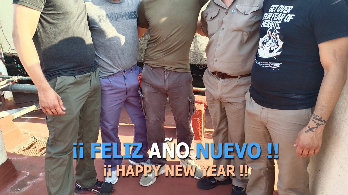 Feliz año gente! Gracias por acompañarme y acompañarnos en este proyecto tan divertido

<a href="/porteroshot/">porteroshot</a>