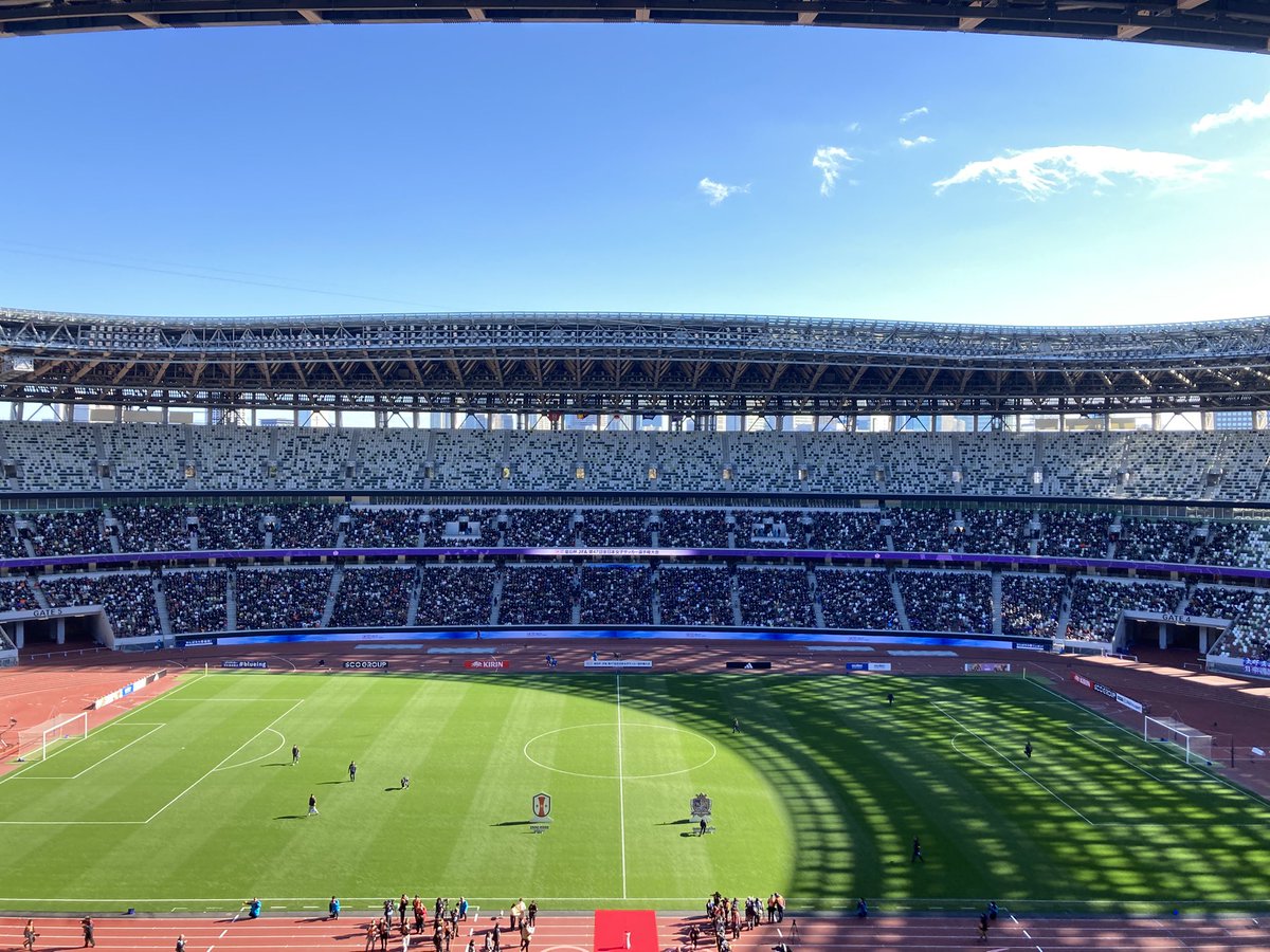 tetsu11k's tweet image. あけましておめでとうございます

昨日は高校選手権で今日は皇后杯と休み感はないんですが、正月にサッカーの現場があるのは嬉しいですね

今年もよろしくお願いします