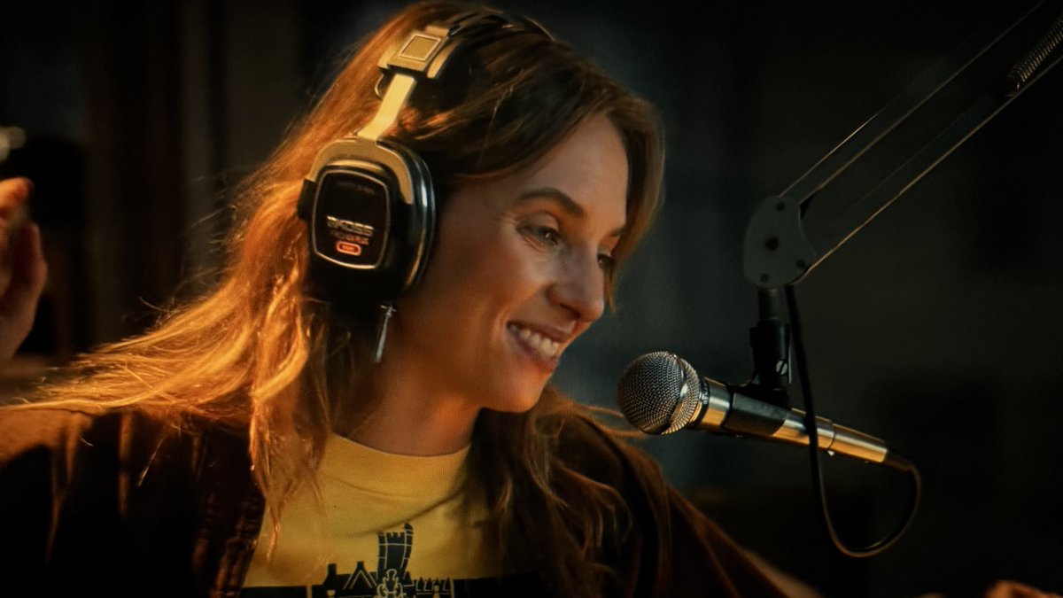 badpostmaya's tweet image. maya hawke as robin buckley :’) #StrangersThings5