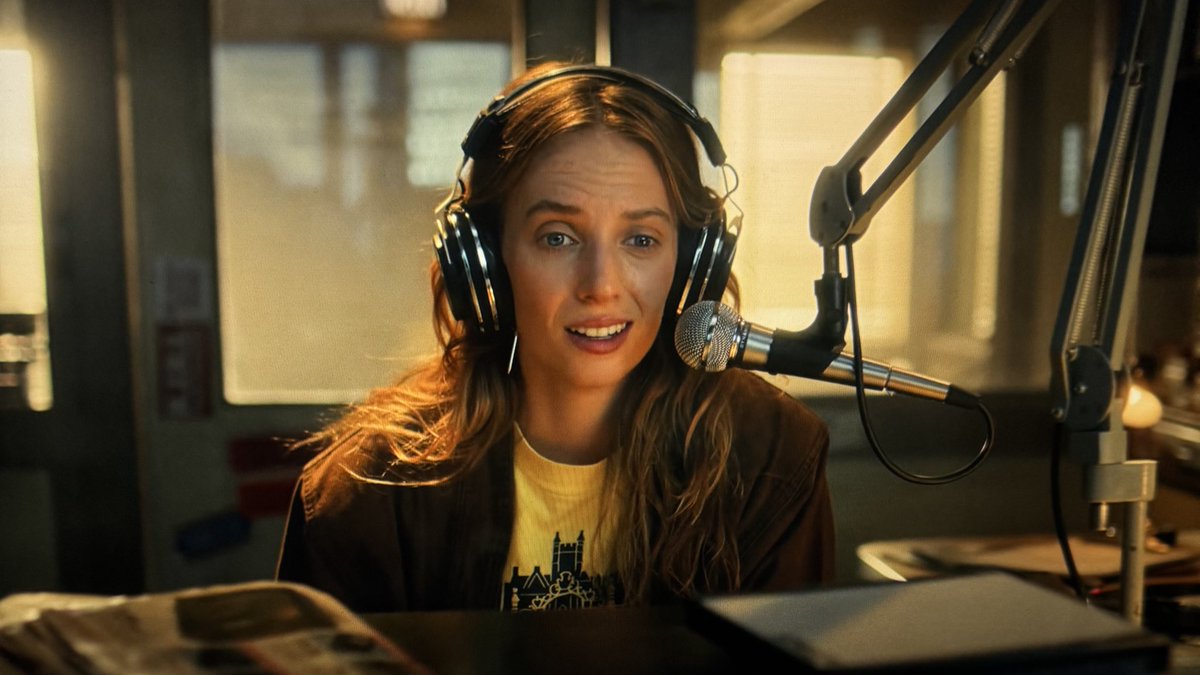 badpostmaya's tweet image. maya hawke as robin buckley :’) #StrangersThings5