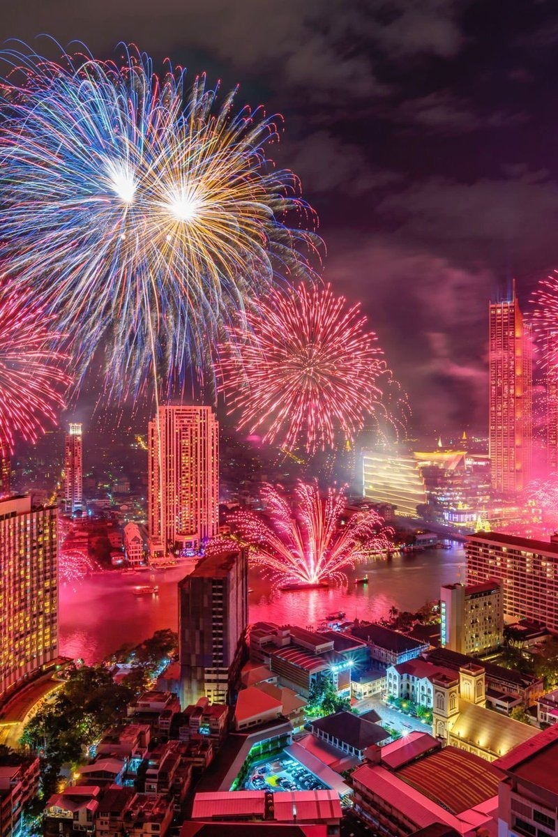 KimSiwoo56's tweet photo. Thai New Year
Tokyo New Year
Australian New Year
Seoul New Year
Happy New Year to everyone in the world!🙏👏 https://t.co/ScydXPeFlS