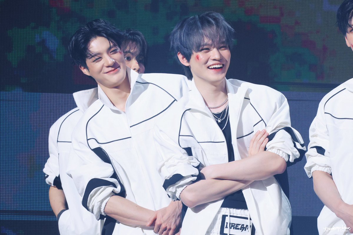 Strawberry_CL_'s tweet image. 260101 ૮ .◜◡◝ ა  ᯟᗜ ᯏ
#천러 #辰乐  #CHENLE #NCTDREAM