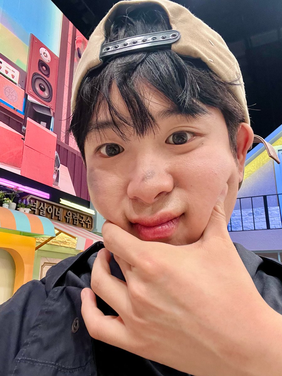 PYOO2O2's tweet image. 지훈아 26년에도 건강하고 행복하고 오래오래보쟈잉 🫶🏻🫶🏻
새해 복 많이 받아🍀💕🍀💕