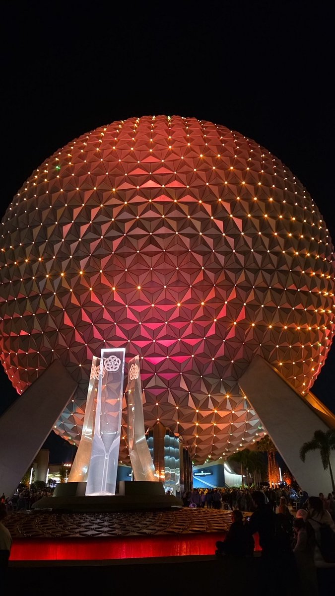 Coastercrew's tweet image. EPCOT is the move for NYE.