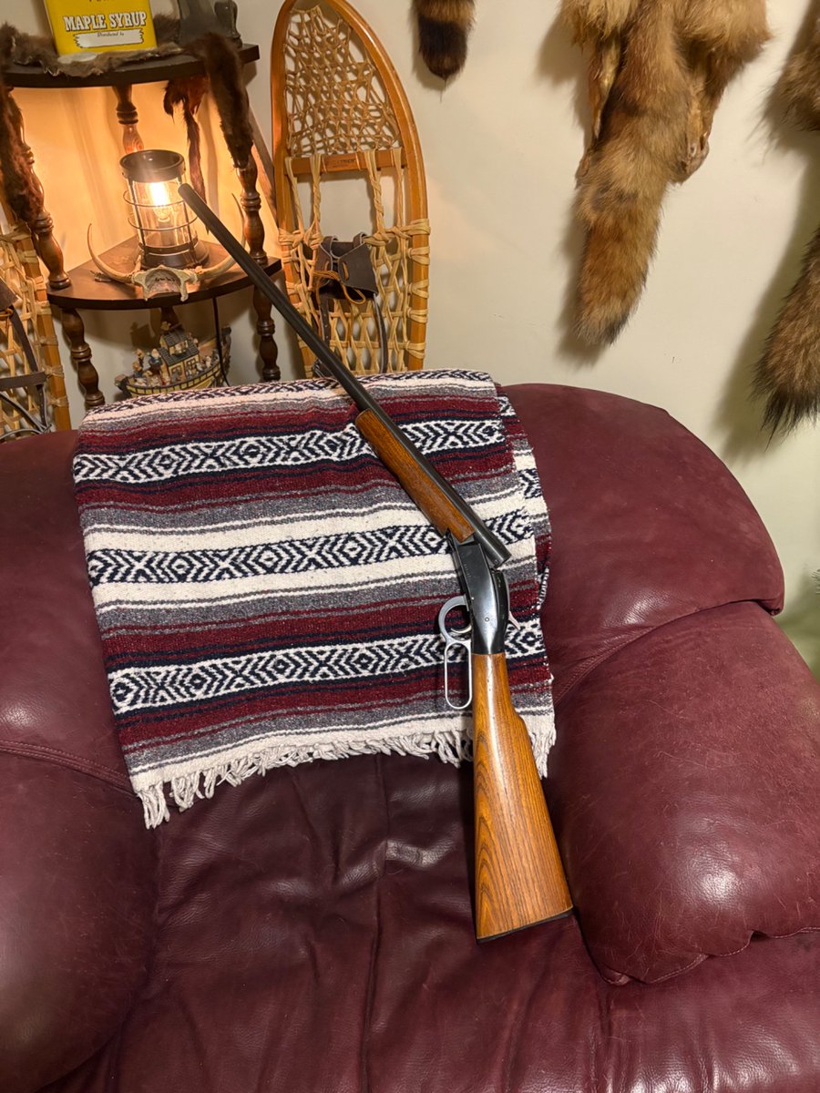 New years tradition here in the mountain. Ringing in the new year with a few shots from dad’s old single shot 12 ga at midnight. 

The mountain folks will let each other know we’re still here for each other 😊