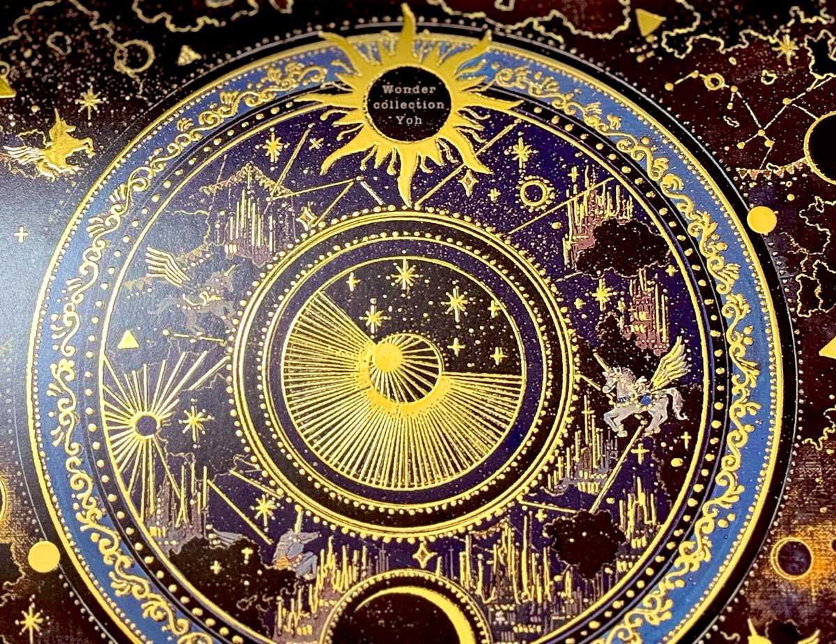 今年も早速ようさんの(<a href="/wonder_yoh/">よう /小学館NEO/2月銀座個展/4月ドバイ展示</a>)福BOX届きましたー！！！元旦から幸せー！
グッズと原画セットのお得すぎるBOXです。
今年は福BOXの箱の装丁がエンボス箔押しのキラッキラ宝箱仕様で眺めてるだけでも幸せになれます✨