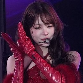 she's so fucking pretty oh god