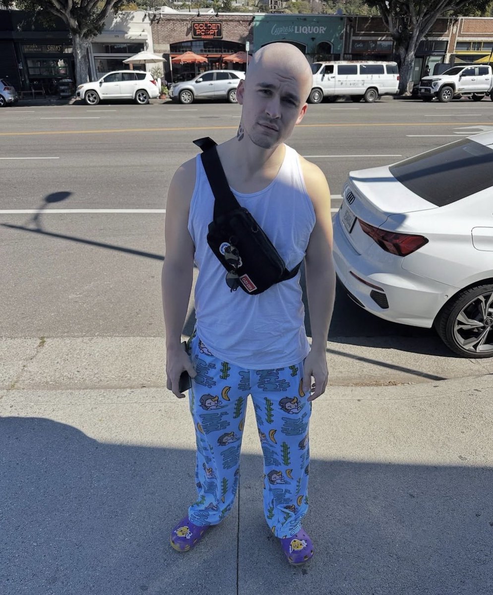 This is not good rep for Cdawg merch 😬