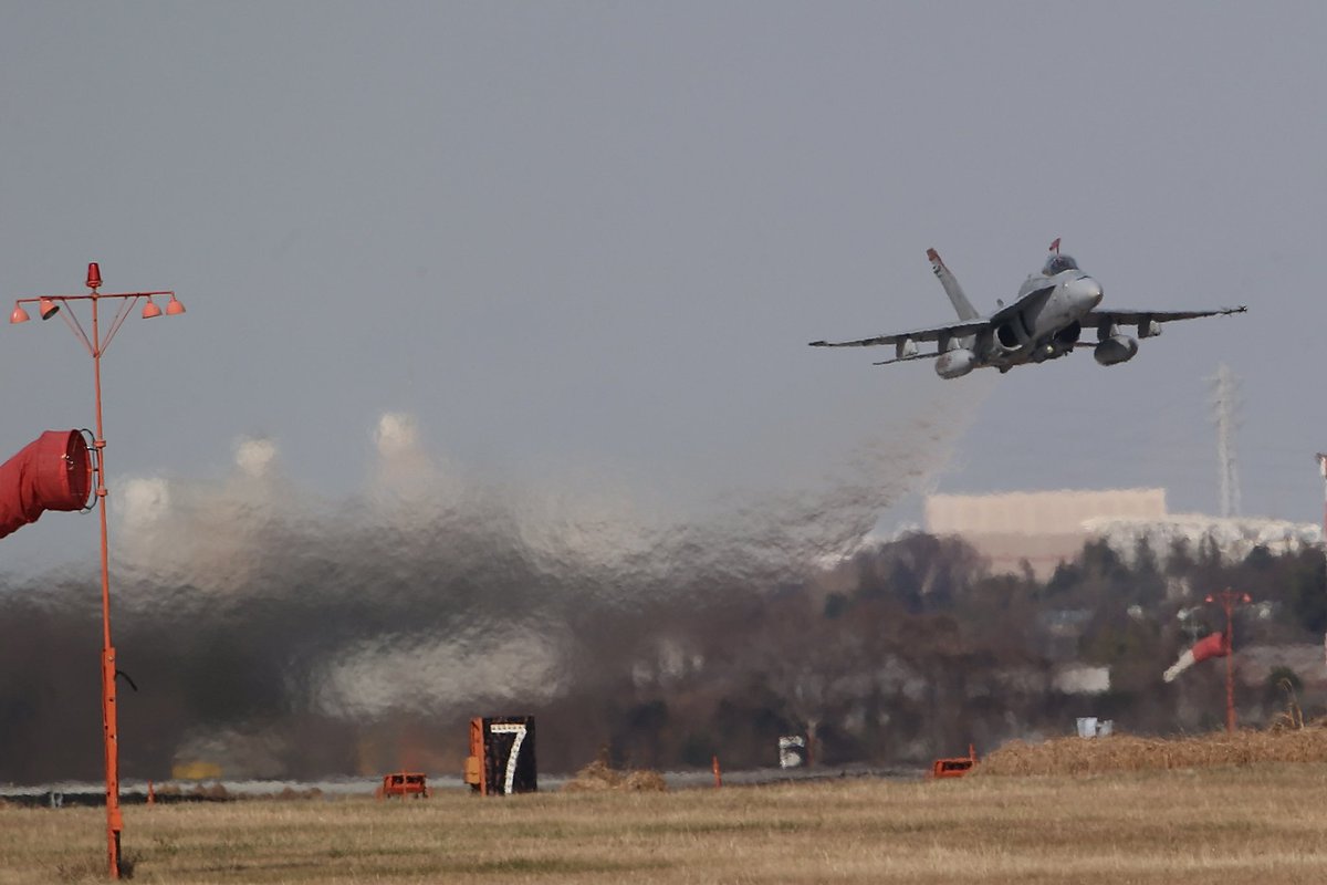 CrystalNova51's tweet photo. Dec 31,2025 PM.Atsugi Air Base.
I'm here to have a For fun...Third day
#11🤞

#厚木基地
#fa18
#reddevil
#vmfa232 https://t.co/NzalrhGQfb