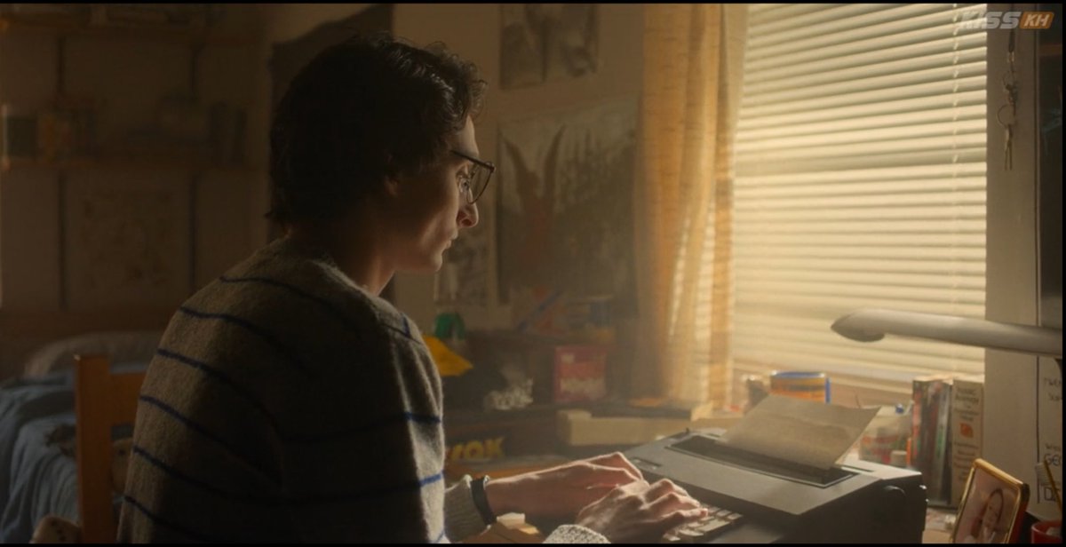 trevspengIer's tweet image. HE HAS A PICTURE OF EL NEXT TO HIM WHEN HE WRITES OH MY GOD….