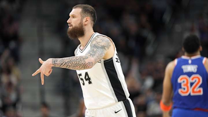Josh810's tweet image. The Spurs have *officially* won two straight against the Knicks on 18/24 from 3 by Mamukelashvili (7/7)  and Champagnie (11/17).