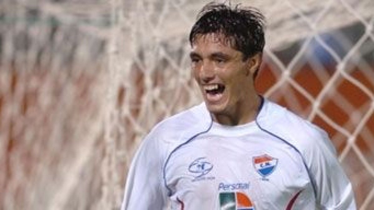 Las leyendas que han pasado por Nacional:

Arsenio Erico
Manuel Fleitas Solich 
Modesto Denis 
Adolfo Riquelme
Heriberto Herrera
Florencio Amarilla 
Hugo Ricardo Talavera 
Toro Acuña
Tacuara Cardozo
Denis Caniza
𝐑𝐨𝐪𝐮𝐞 𝐒𝐚𝐧𝐭𝐚 𝐂𝐫𝐮𝐳

¡Hoy se unió a la lista, 𝐑𝐨𝐪𝐮𝐞!