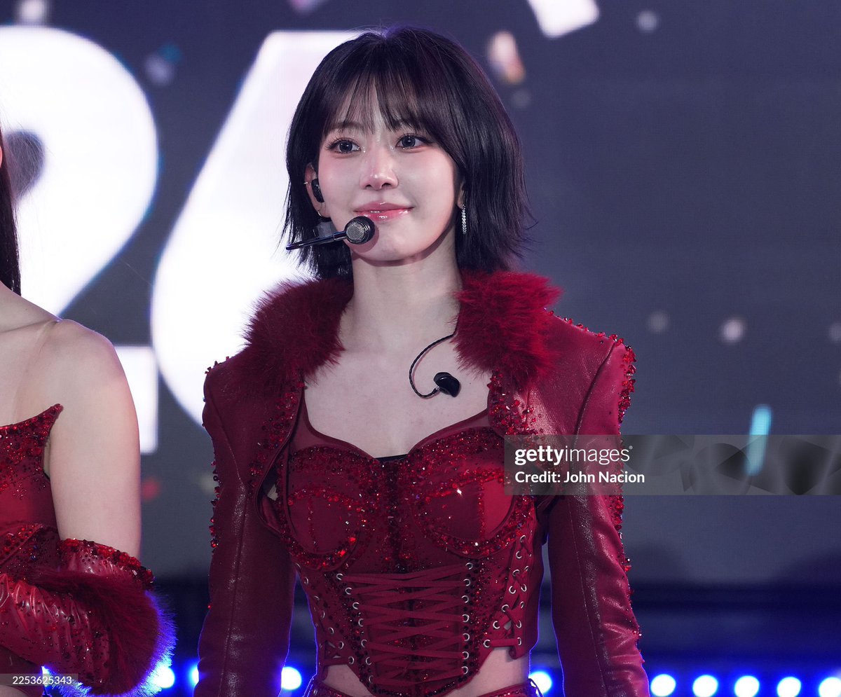 Times Square New Year's Eve 2026 Celebration #사쿠라 #宮脇咲良