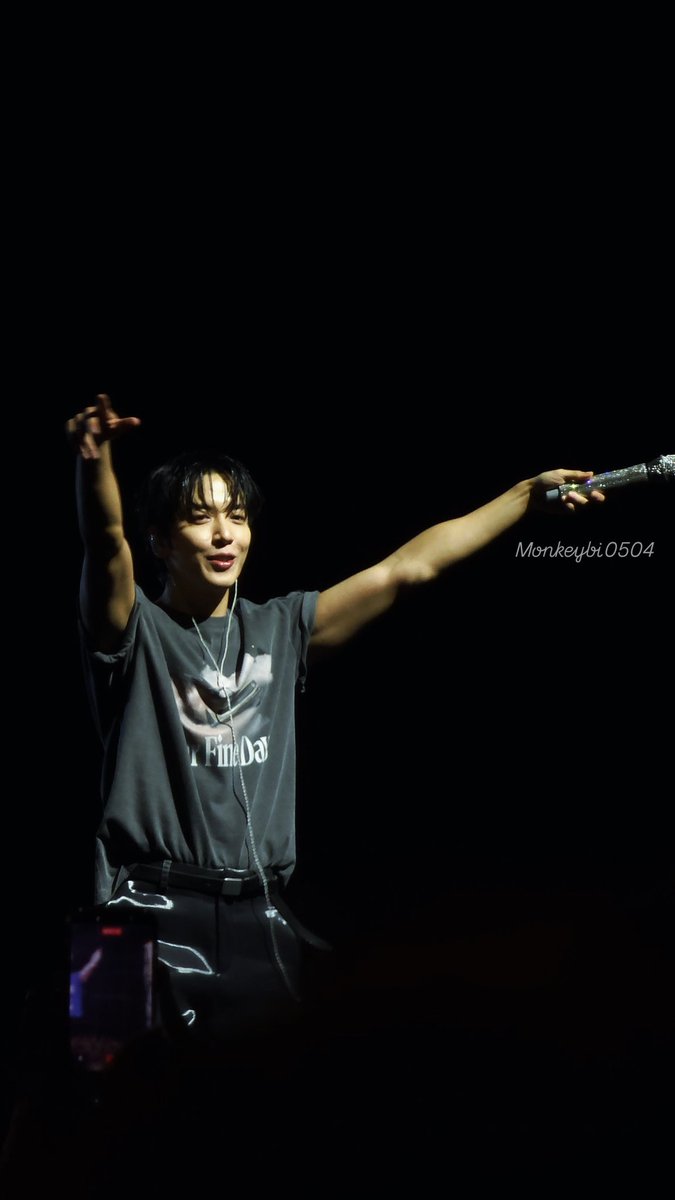 monkeybi0504's tweet photo. #JUNGYONGHWA
#정용화
#OURFINEDAYS
20251227 Director’s Cut Our Fine Days in HK
Thanks for the encore & encore…. 🥰
2026 나를 돌봐주세요
새해 복 많이 받으세요 🎉🎉
@JYHeffect https://t.co/BjTRBoMW0F