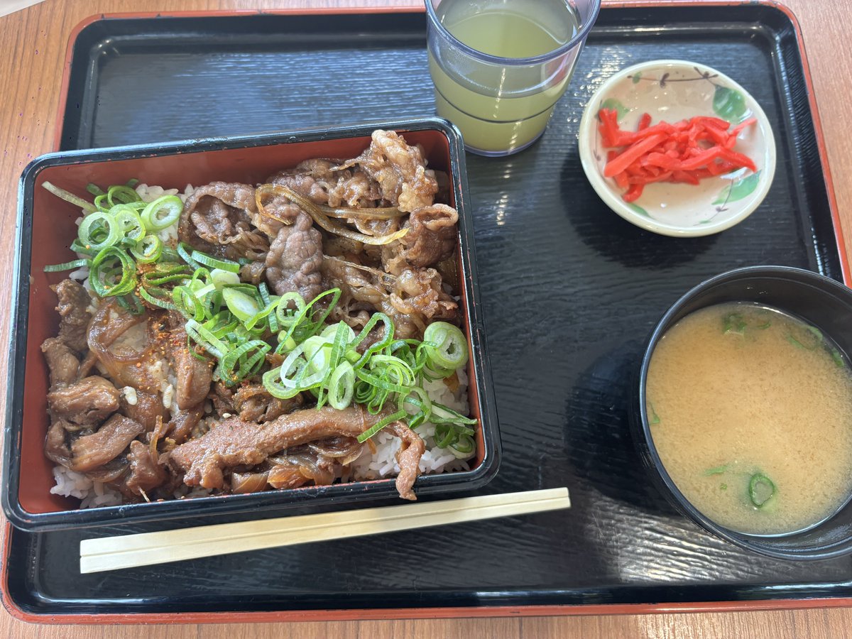 元旦の一食目は高速道路PAの近江牛重