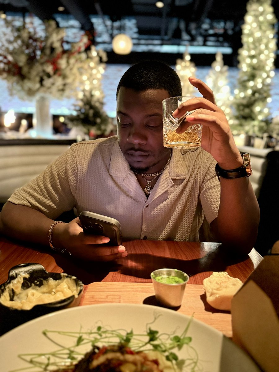 RealTweetsOnly's tweet image. She in love with a Florida nigga