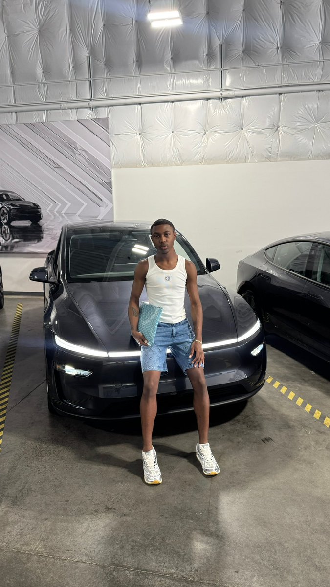 $agiterrorist. tweet media