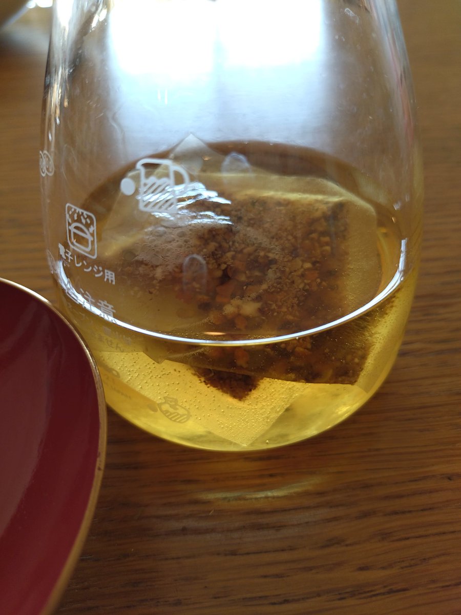 coldtopic's tweet image. 屠蘇散2倍、酒2みりん1のお屠蘇。うまい。