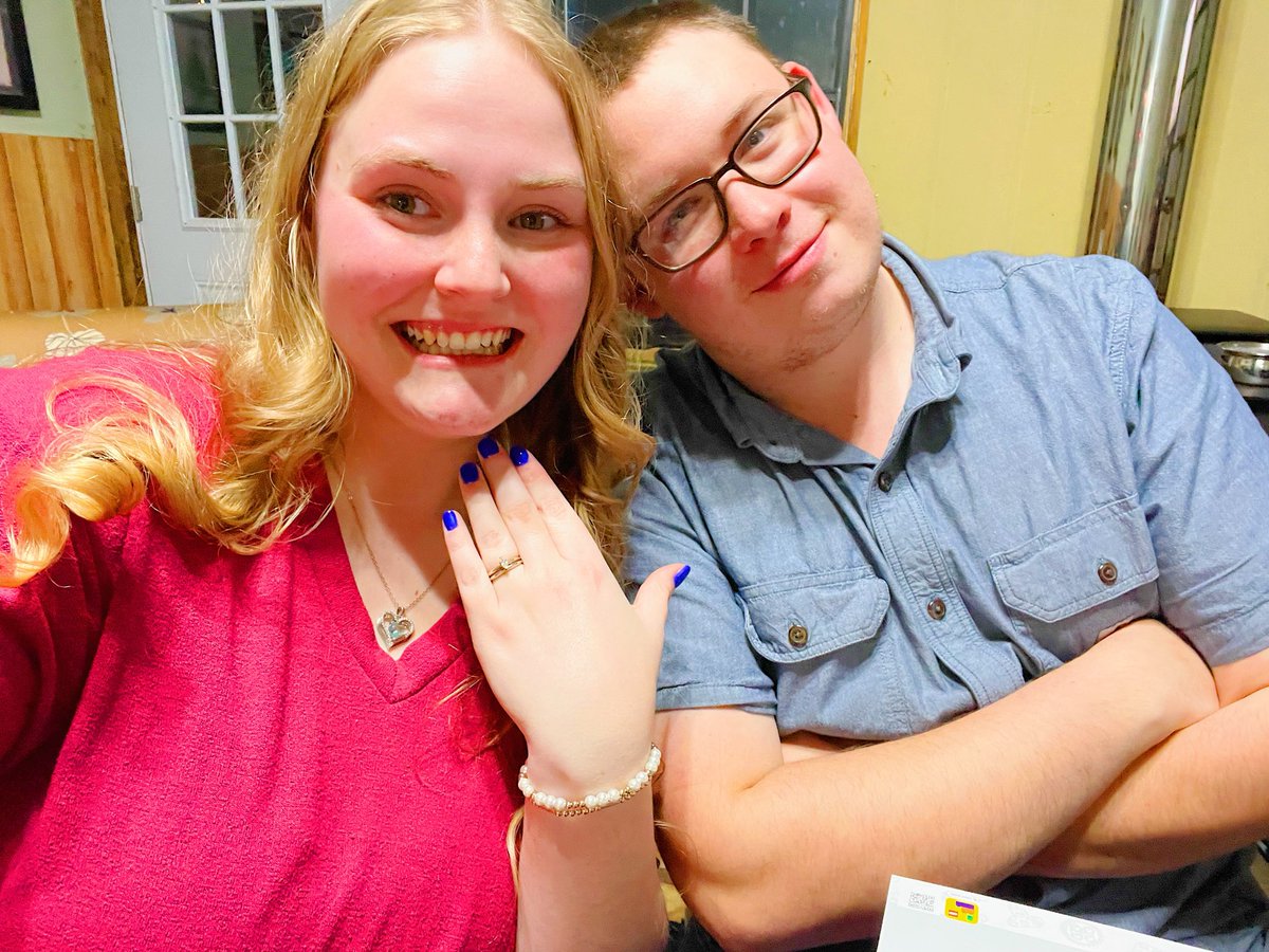 FigaroCaptain's tweet photo. Well lads, I've gone and done it, I've officially gotten engaged to my best friend and love of my life, happy new year! https://t.co/mIAyyvKb3Q