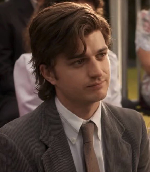 steddiedustin's tweet photo. oh steve harrington how pretty you are <333 https://t.co/G48cgJV4K8