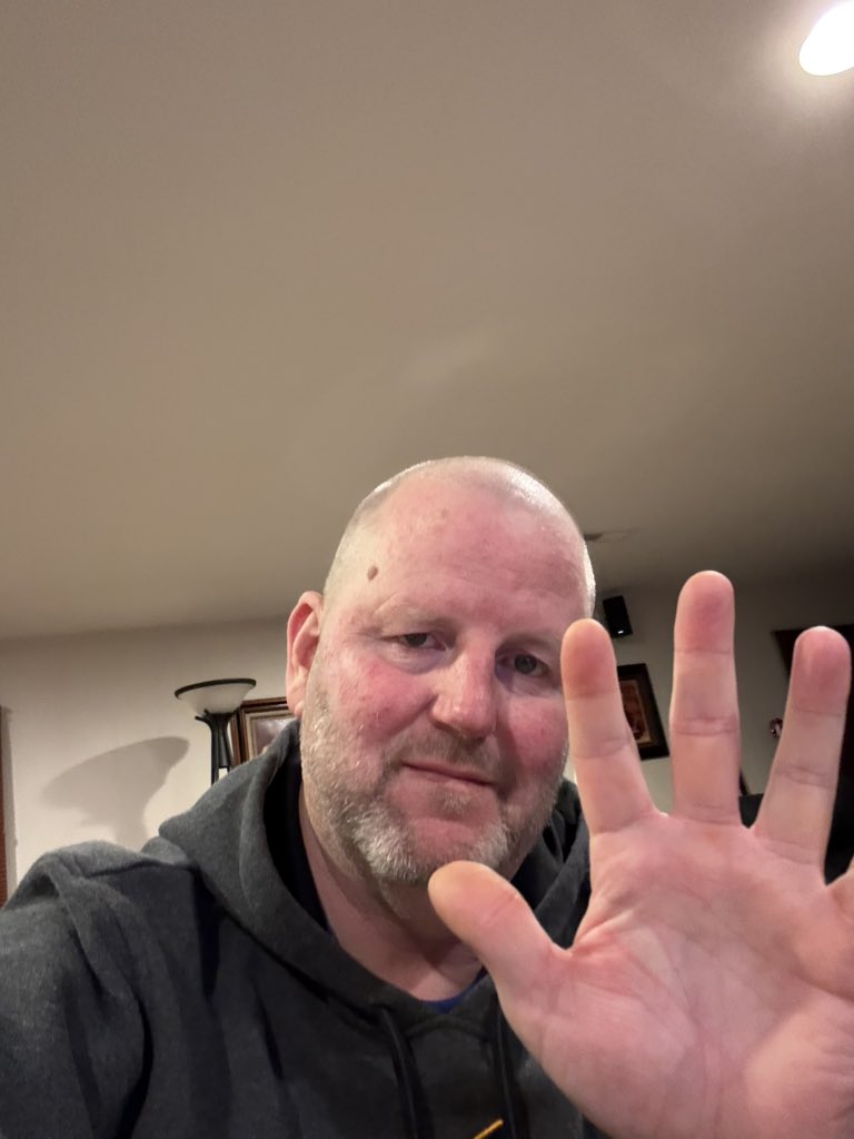 F_Oliver tweet media