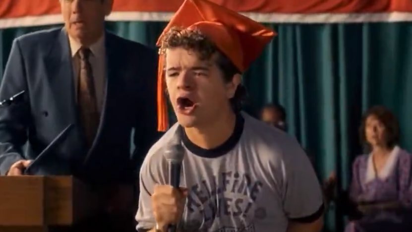 dostuyokvski's tweet image. DUSTIN DID EVERYTHING WHAT EDDIE WANTED TO ON GRADUATION IM NOT GOOD 😭😭