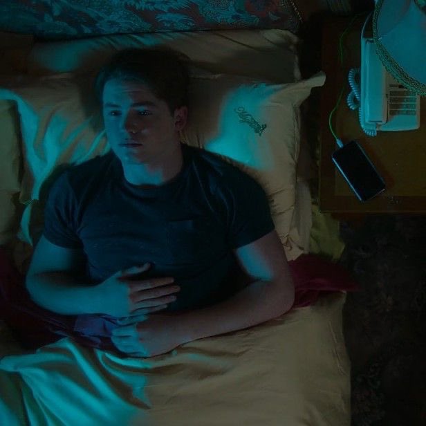 thisdracarys's tweet image. terminei stranger things não sei o que pensar