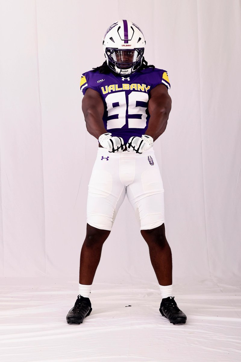 ZiahBarry's tweet photo. TRANSFER PORTAL ATHLETE  
POSITION: Linebacker/Edge
From: Ualbany
-4 years of Eligibility 
-3.1 GPA
-Height: 6'1
-Weight: 245
-Bench: 415
- Squat: 545 https://t.co/xeKAsDuedb