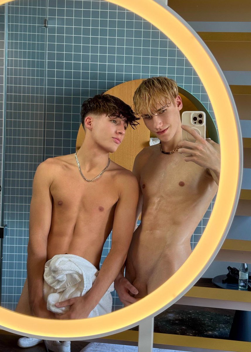 StarLucax's tweet photo. Chudai @twink2006jj https://t.co/BdmF2TjR1P
