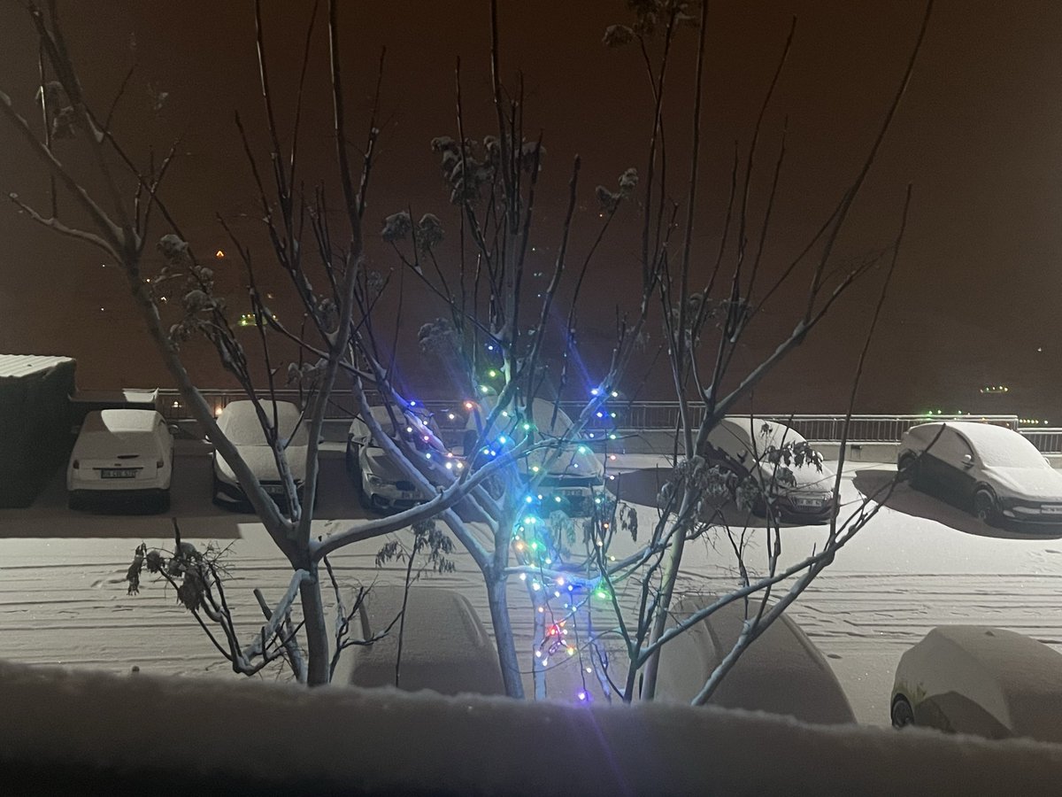 Sabah namazın hürmetine YA RAB
Senin yanında hiç bir şey zor değil güzel ülkeme bütün afetlerden muhafaza eyle ve ekonomi sıkıntısından koru ALLAHIM AMİN AMİN AMİN