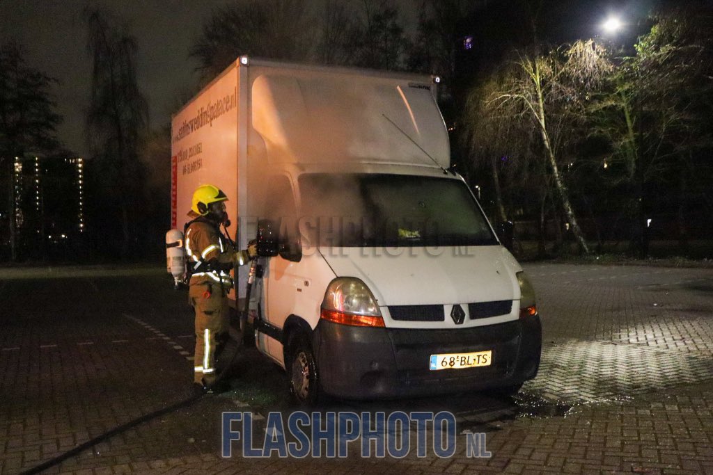 Bakwagen slachtoffer van brandstichting in Vlaardingen