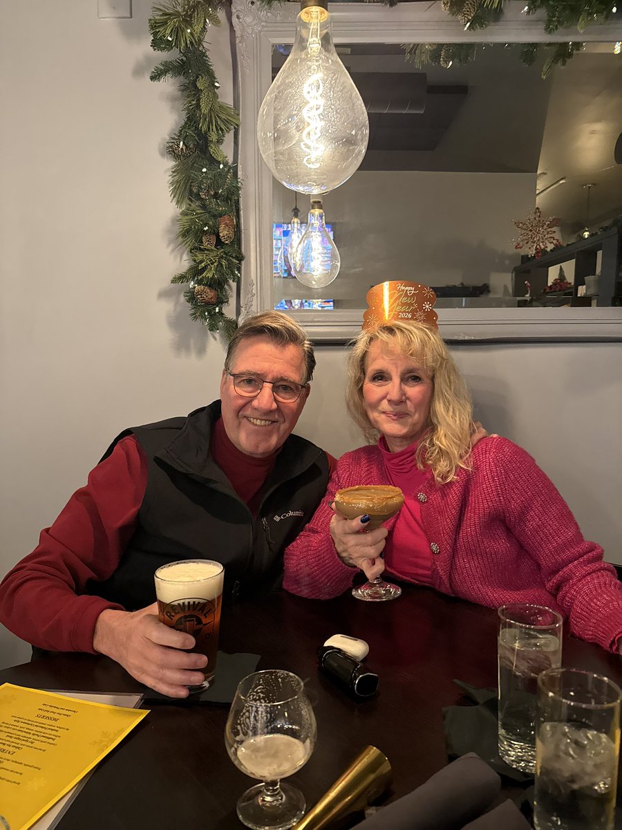 garygrindle's tweet image. Happy New Year Friends!  Great dinner with my love and topped off by our Tesla robot picking us up on a cold night at the restaurant front door. facebook.com/share/r/1GQqpT…