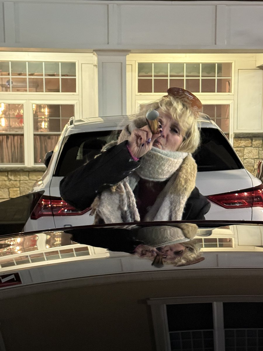 garygrindle's tweet image. Happy New Year Friends!  Great dinner with my love and topped off by our Tesla robot picking us up on a cold night at the restaurant front door. facebook.com/share/r/1GQqpT…