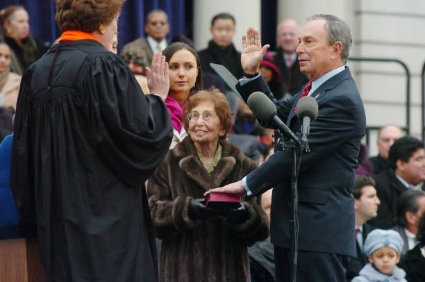 20YearsAgoLive's tweet photo. First news story of 2006:

Michael Bloomberg officially begins his second term as Mayor of New York City at 0:00 EST. https://t.co/Jn74tU3m8K