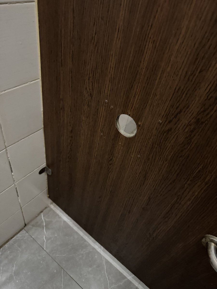 🕳️ Glory Hole 蓉城探洞 tweet media