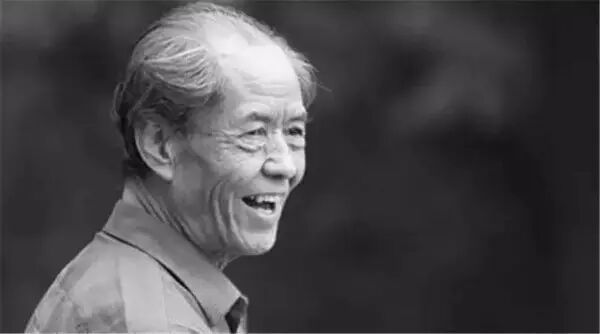 yibingsg's tweet image. “​日他妈的文学” 和  “你懂个锤子”
——路遥和陈忠实的人生

有人感慨说：“人活在世界上，除了诗和远方，还有眼前的苟且和柴米油盐。”

其实在困难时期，仍然有人在坚持精神上的事。今天这篇文章的标题有点猛，但话糙理不糙。路遥说出那句话，正是他真性情的表现；非如此，不足以表达他的内心。…