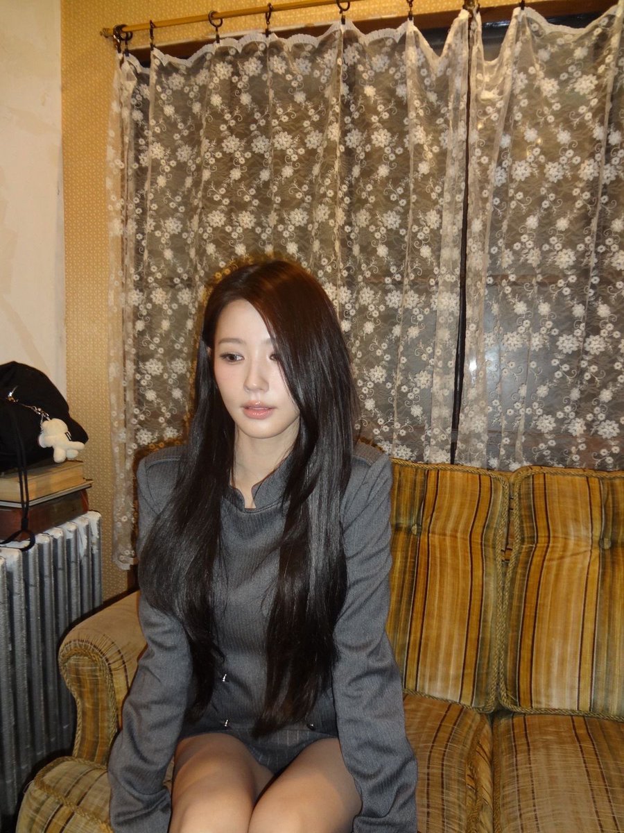 qogojuice's tweet image. new year’s eve with the family 🥂