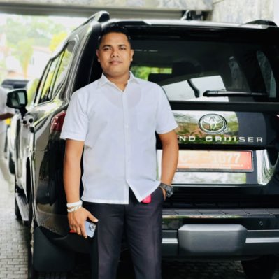 KrishJayasingh's tweet photo. #NewProfilePic 

New Year, new hopes, new dreams 🌈
May this year bring new opportunities and endless blessings. Happy New Year to all! 🎊✨ https://t.co/PhaQb82uGe
